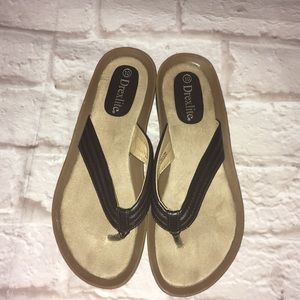 Drexlite Woman’s 10 Sandals Flops